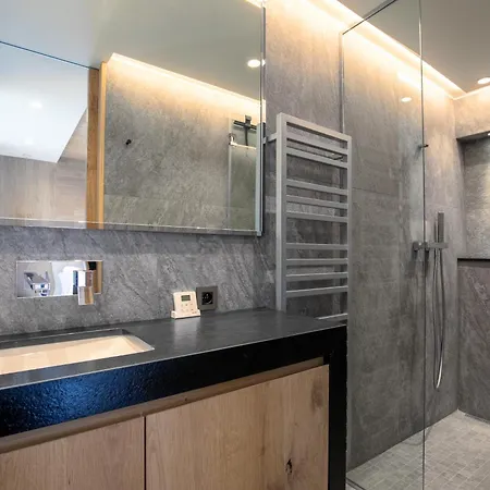 Ecrin Blanc - De Gamme - Balcon Avec Vue - Centre De